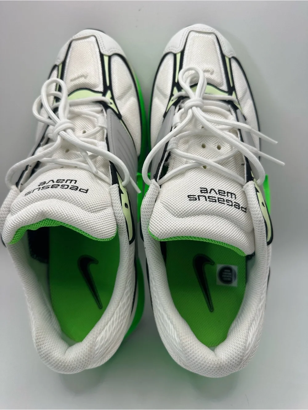 Nike Air Pegasus Wave White Green Strike Black IB0612-103 Men’s Size 10